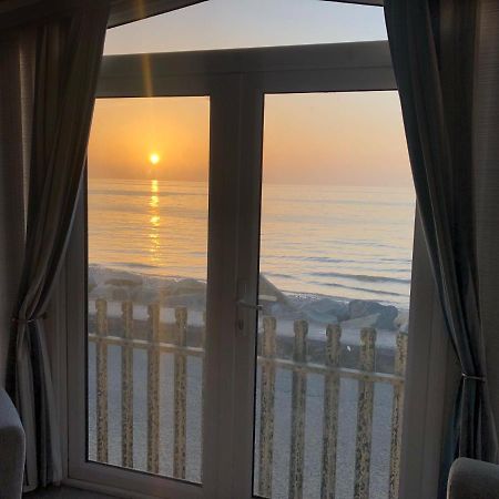 Leo Caravan Hire Golden Sands Towyn Rhyl Sea Front Kinmel Bay Buitenkant foto