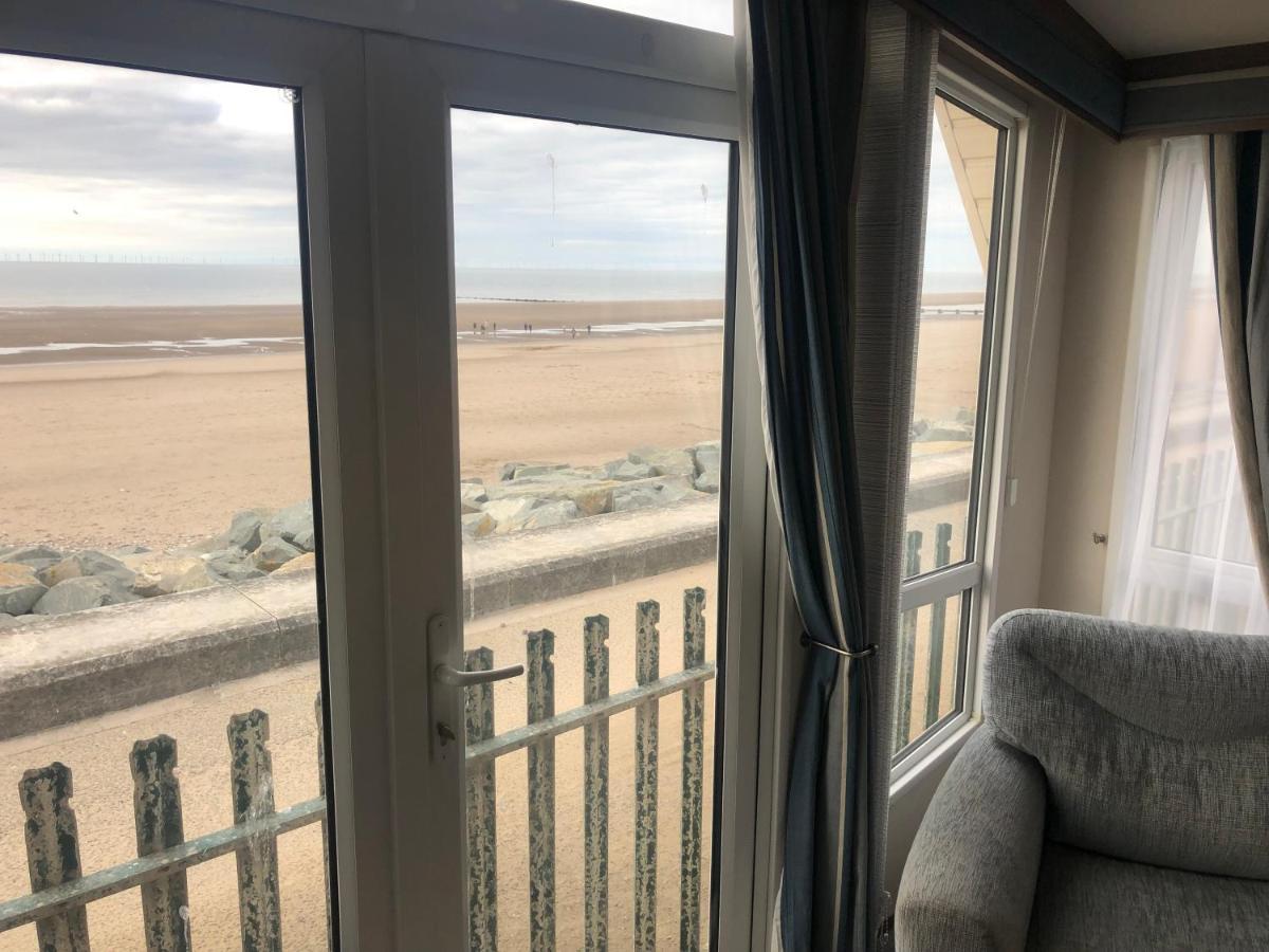 Leo Caravan Hire Golden Sands Towyn Rhyl Sea Front Kinmel Bay Buitenkant foto