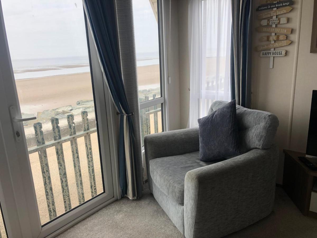 Leo Caravan Hire Golden Sands Towyn Rhyl Sea Front Kinmel Bay Buitenkant foto