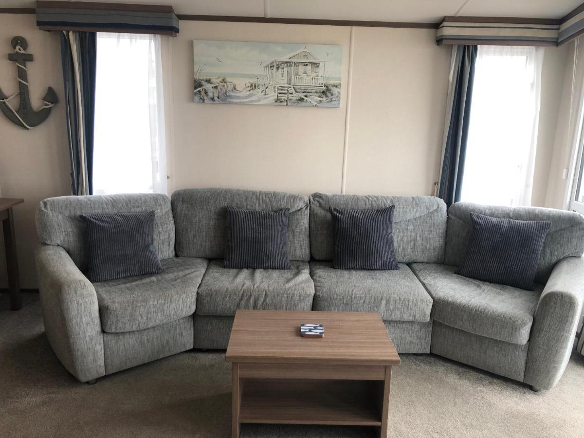 Leo Caravan Hire Golden Sands Towyn Rhyl Sea Front Kinmel Bay Buitenkant foto