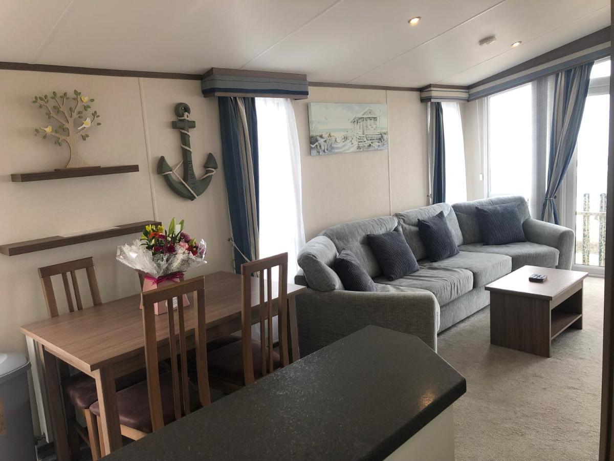 Leo Caravan Hire Golden Sands Towyn Rhyl Sea Front Kinmel Bay Buitenkant foto