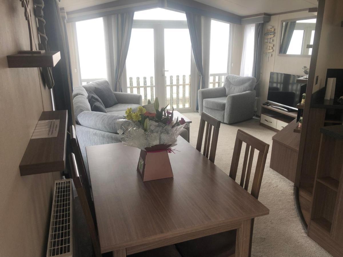 Leo Caravan Hire Golden Sands Towyn Rhyl Sea Front Kinmel Bay Buitenkant foto