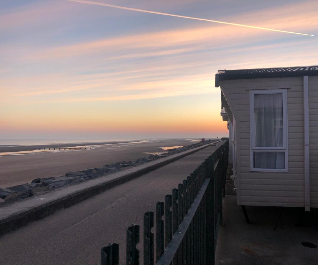 Leo Caravan Hire Golden Sands Towyn Rhyl Sea Front Kinmel Bay Buitenkant foto