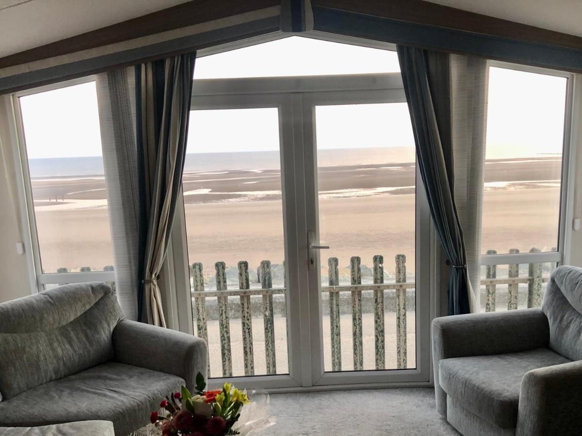 Leo Caravan Hire Golden Sands Towyn Rhyl Sea Front Kinmel Bay Buitenkant foto